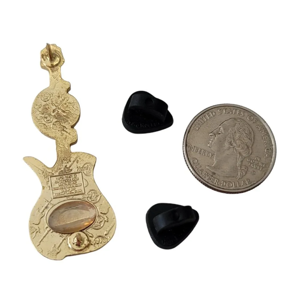 Hard Rock Cafe NY World Series Yankee Stadium Champions 2009 Pin E693 - Picture 4 of 7